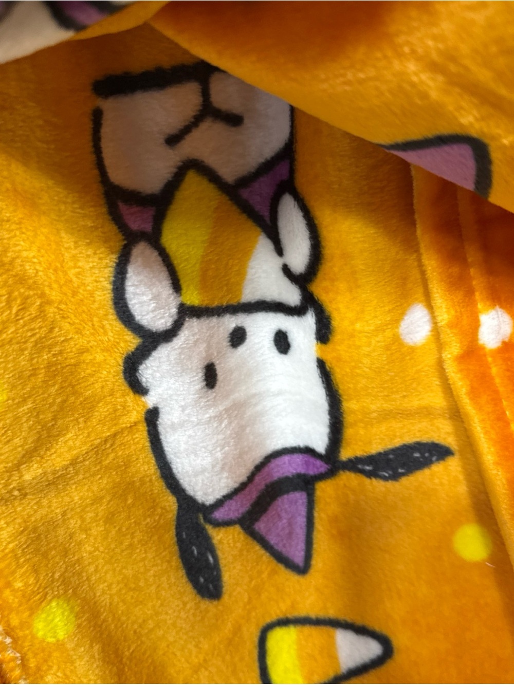 New Hello Kitty & Friends Candy Corn Crew Orange Halloween Blanket On Hanger - Picture 6 of 8